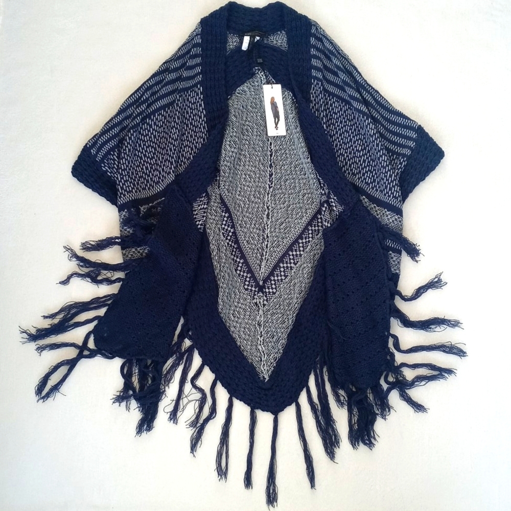 *Relisted* BCBGMaxAzria Nylon Blend Poncho/ Shrug Super Soft Original $198 - Picture 3 of 11